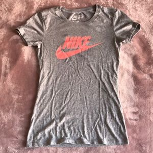 ⭐️⭐️⭐️NIKE Grey Slim Fit Women’s XS Tee